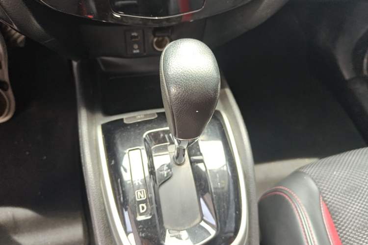 Used Nissan Qashqai 2017 2.0L CVT Smart Enjoyment Version China V Standard Gear Lever