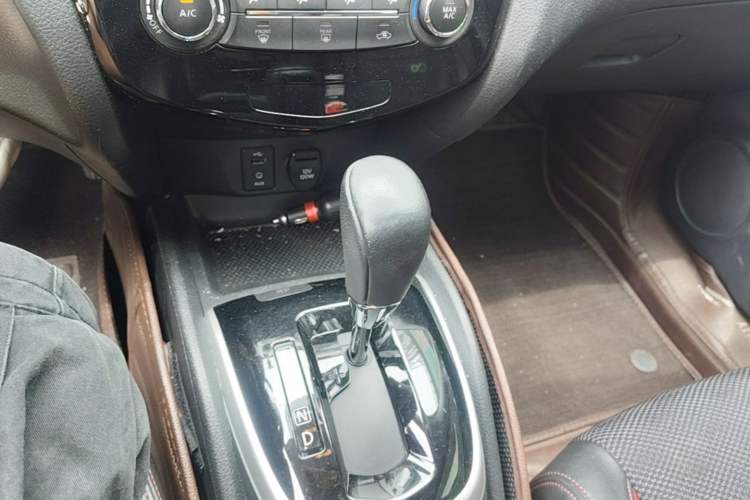 Used Nissan Qashqai 2017 2.0L CVT Smart Enjoyment Version China V Standard Gear Lever