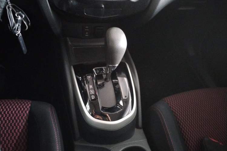 Used Nissan Qashqai 2017 2.0L CVT Elite Edition China V Standard Gear Lever