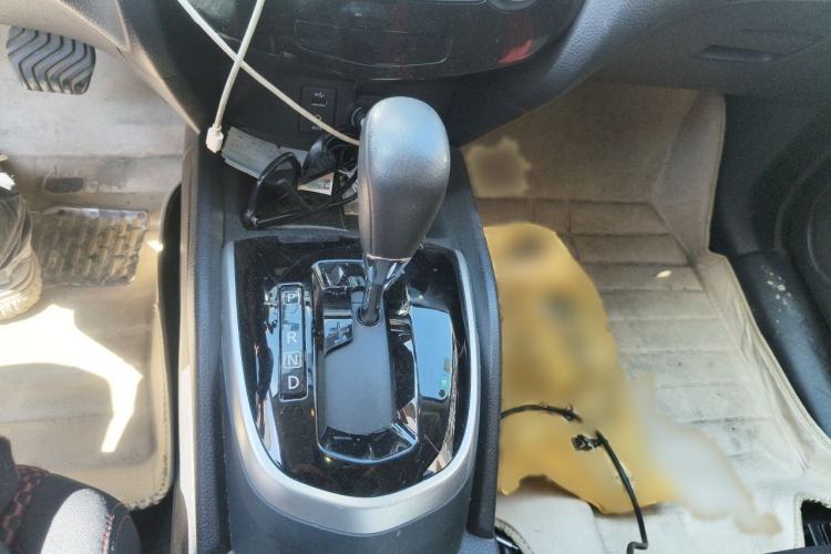 Used Nissan Qashqai 2017 2.0L CVT Elite Edition China V Standard Gear Lever
