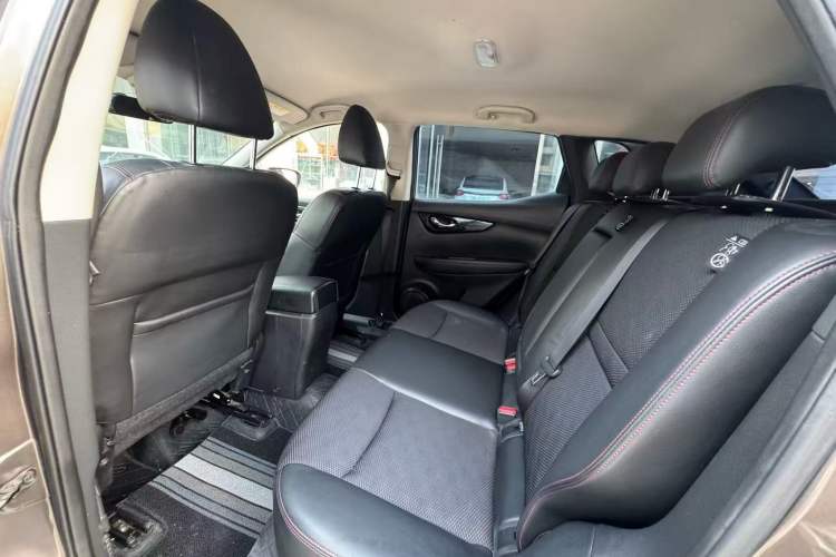Used Nissan Qashqai 2017 2.0L CVT Smart Enjoyment Version China V Standard Interior 3