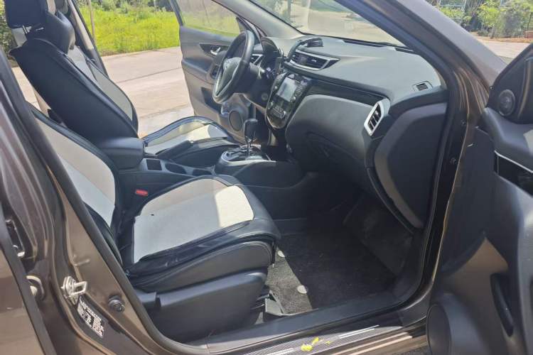 Used Nissan Qashqai 2017 2.0L CVT Smart Enjoyment Version China V Standard Interior 3