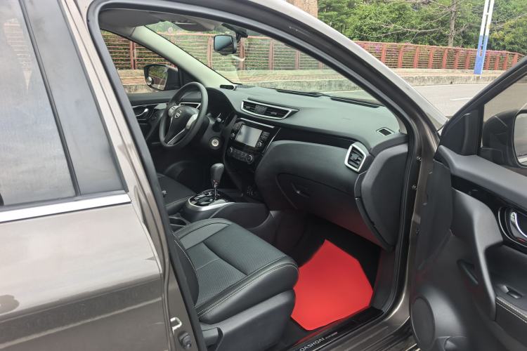 Used Nissan Qashqai 2017 2.0L CVT Elite Edition China V Standard Interior 6