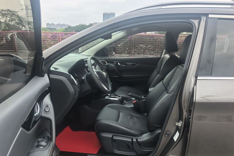 Used Nissan Qashqai 2017 2.0L CVT Elite Edition China V Standard Interior 9