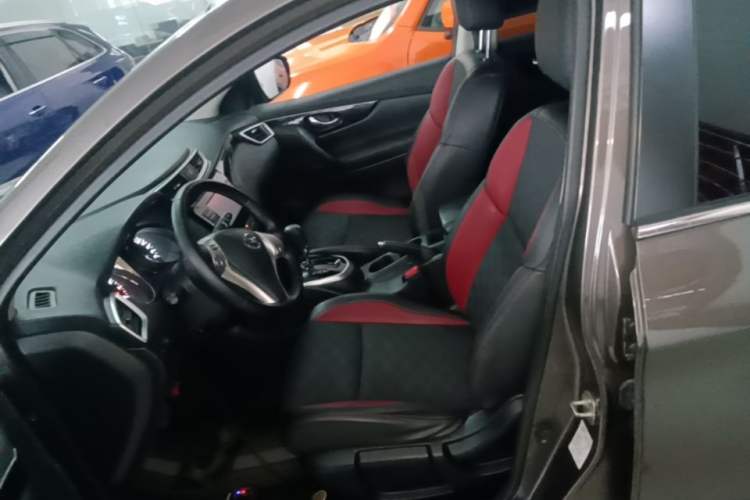 Used Nissan Qashqai 2017 2.0L CVT Smart Enjoyment Version China V Standard Left Front Seat