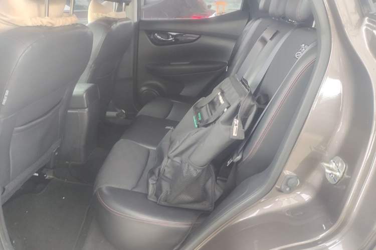 Used Nissan Qashqai 2017 2.0L CVT Smart Enjoyment Version China V Standard Left Rear Seat