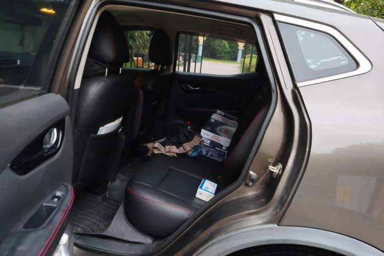 Used Nissan Qashqai 2017 2.0L CVT Elite Edition China V Standard Left Rear Seat