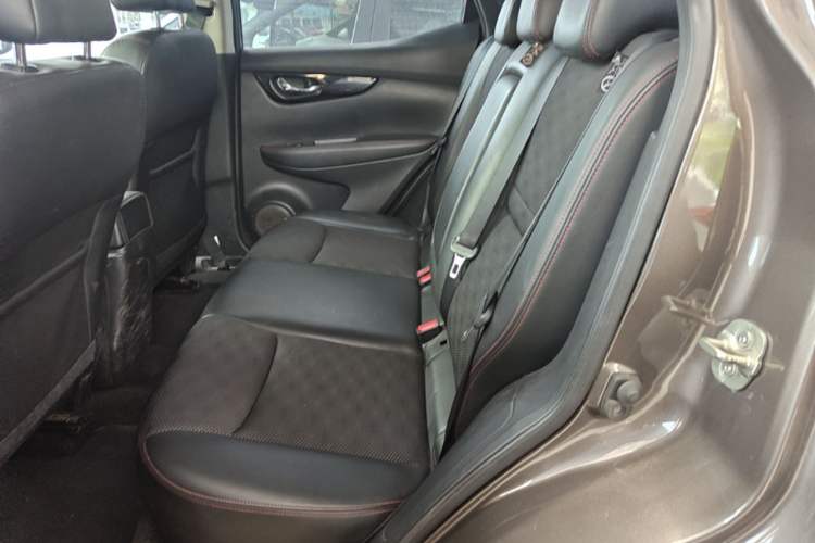Used Nissan Qashqai 2017 2.0L CVT Smart Enjoyment Version China V Standard Left Rear Seat