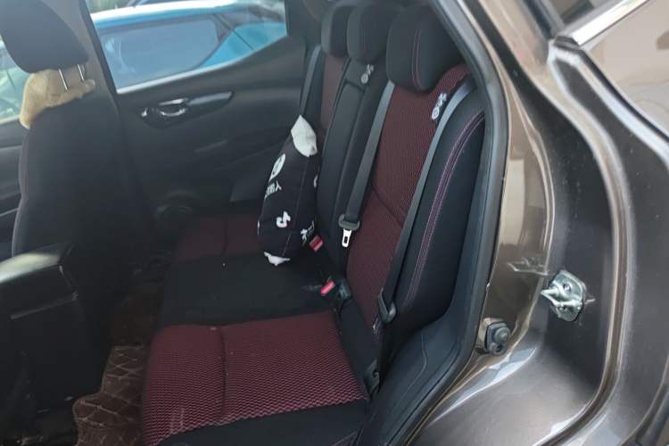 Used Nissan Qashqai 2017 2.0L CVT Elite Edition China V Standard Left Rear Seat