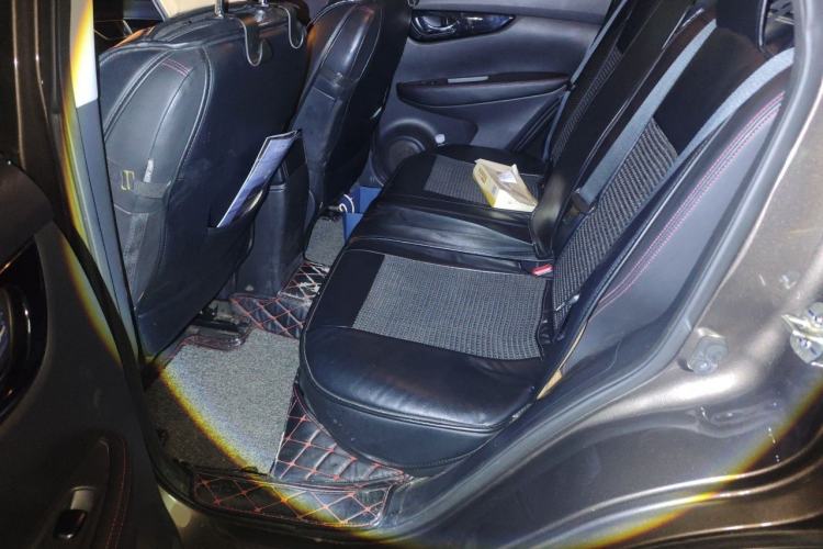 Used Nissan Qashqai 2017 2.0L CVT Smart Enjoyment Version China V Standard Left Rear Seat
