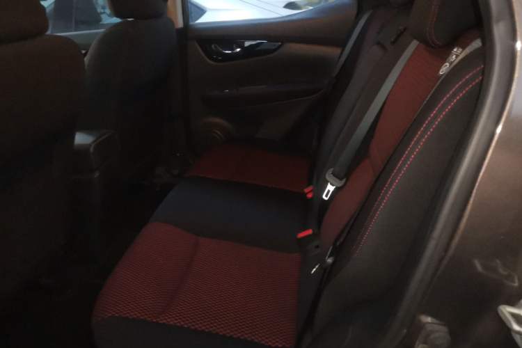 Used Nissan Qashqai 2017 2.0L CVT Elite Edition China V Standard Left Rear Seat