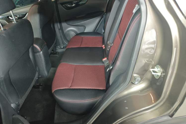 Used Nissan Qashqai 2017 2.0L CVT Elite Edition China V Standard Left Rear Seat