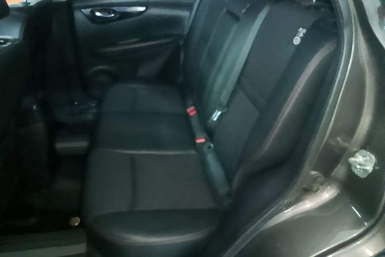 Used Nissan Qashqai 2017 2.0L CVT Smart Enjoyment Version China V Standard Left Rear Seat
