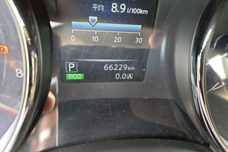 Used Nissan Qashqai 2017 2.0L CVT Luxury Edition China VI Standard Odometer Close Up