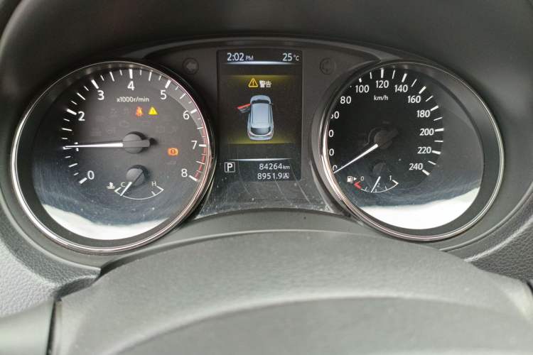 Used Nissan Qashqai 2017 2.0L CVT Elite Edition China V Standard Odometer Close Up