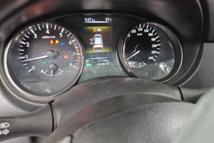 Used Nissan Qashqai  Odometer Close Up