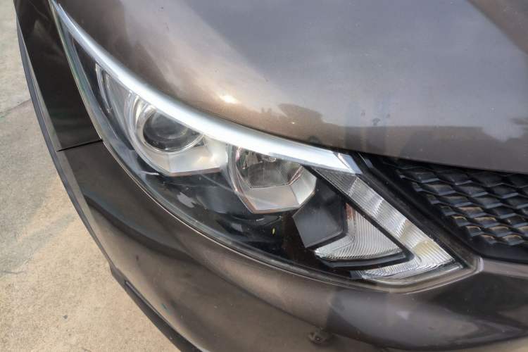 Used Nissan Qashqai 2017 2.0L CVT Luxury Edition China V Standard Right Front Headlight