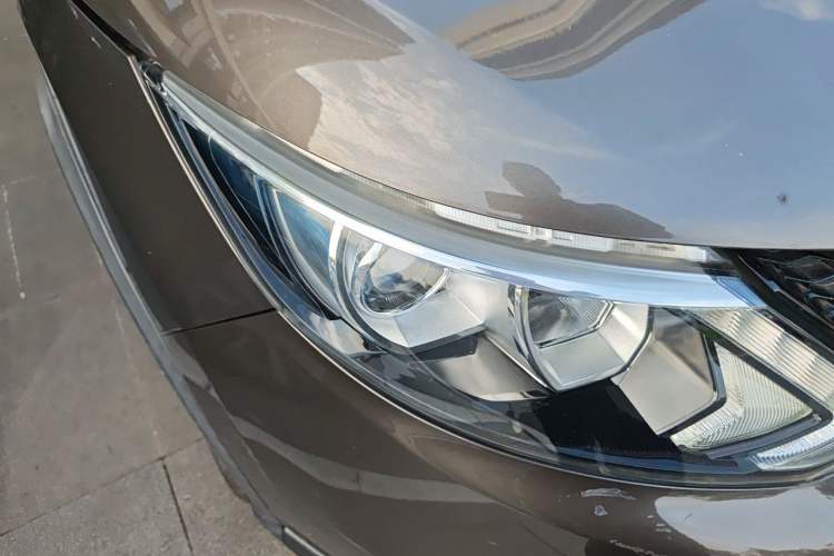 Used Nissan Qashqai 2017 2.0L CVT Elite Edition China V Standard Right Front Headlight