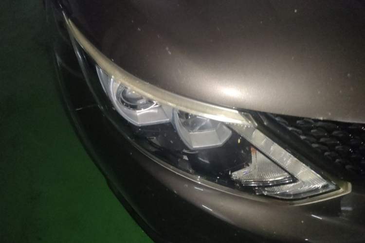 Used Nissan Qashqai 2017 2.0L CVT Luxury Edition China V Standard Right Front Headlight
