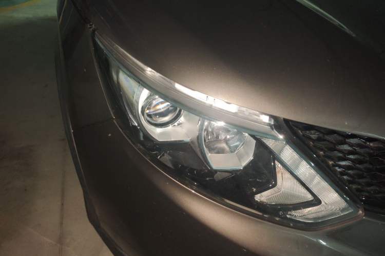 Used Nissan Qashqai 2017 2.0L CVT Smart Enjoyment Version China V Standard Right Front Headlight