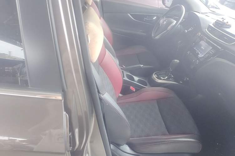 Used Nissan Qashqai 2017 2.0L CVT Smart Enjoyment Version China V Standard Right Front Seat