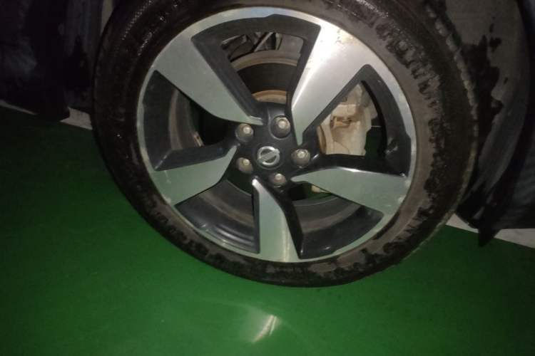 Used Nissan Qashqai 2017 2.0L CVT Luxury Edition China V Standard Right Front Wheel Hub