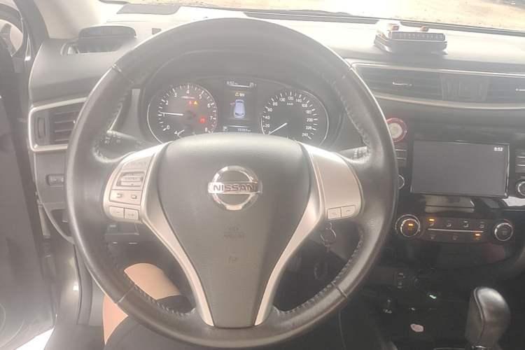 Used Nissan Qashqai 2017 2.0L CVT Smart Enjoyment Version China V Standard Steering Wheel