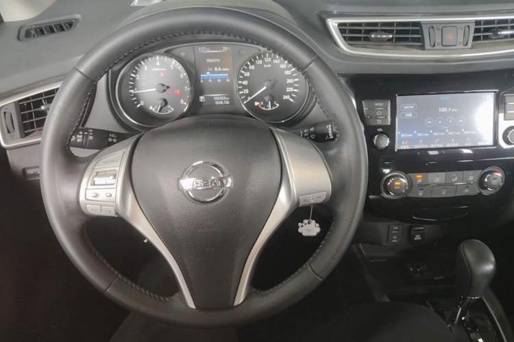 Used Nissan Qashqai 2017 2.0L CVT Smart Enjoyment Version China V Standard Steering Wheel