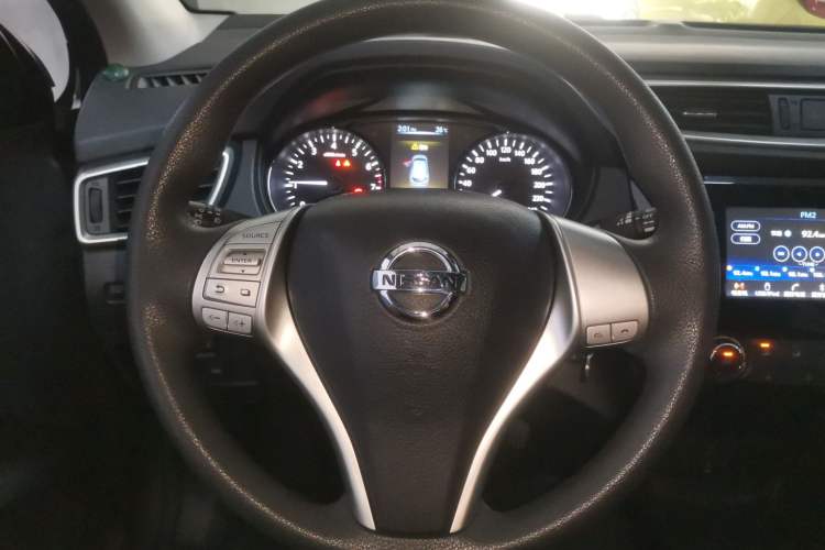 Used Nissan Qashqai 2017 2.0L CVT Elite Edition China V Standard Steering Wheel