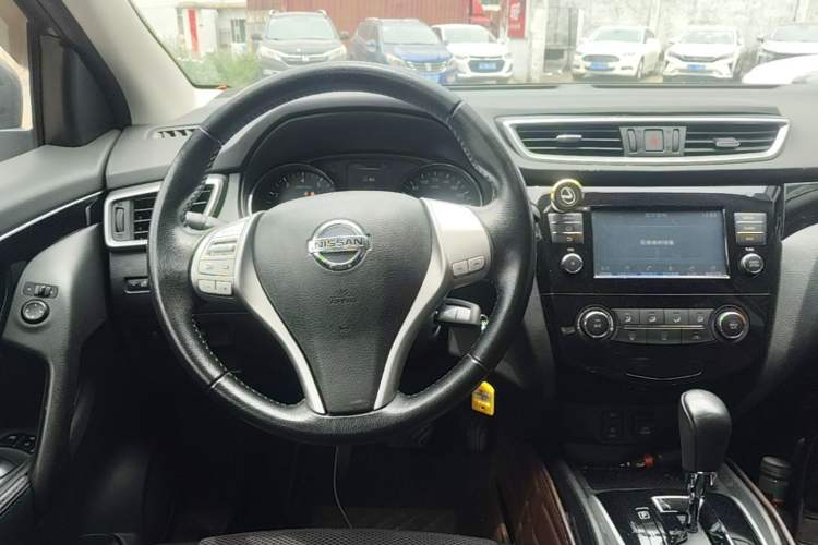 Used Nissan Qashqai 2017 2.0L CVT Smart Enjoyment Version China V Standard Steering Wheel