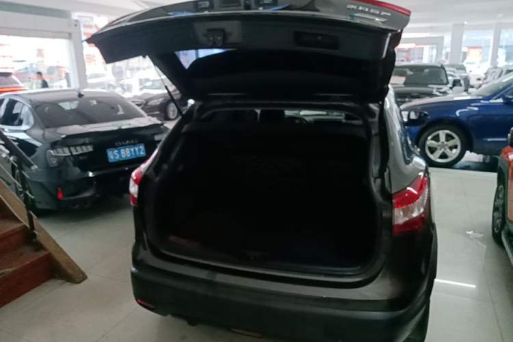 Used Nissan Qashqai 2017 2.0L CVT Smart Enjoyment Version China V Standard Trunk