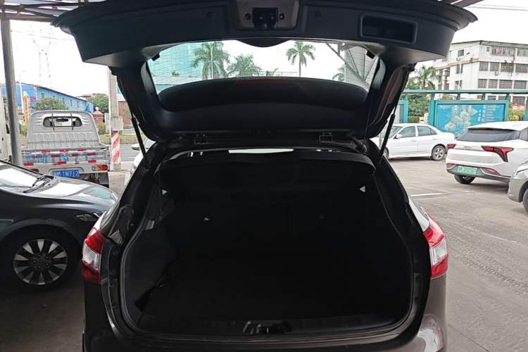 Used Nissan Qashqai 2017 2.0L CVT Smart Enjoyment Version China V Standard Trunk
