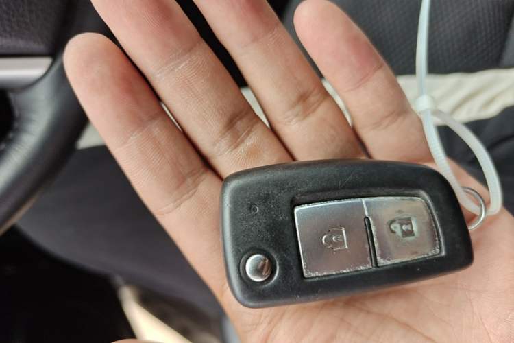 Used Nissan Qashqai 2017 2.0L CVT Smart Enjoyment Version China V Standard Vehicle Key