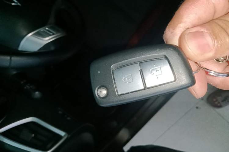 Used Nissan Qashqai 2017 2.0L CVT Smart Enjoyment Version China V Standard Vehicle Key