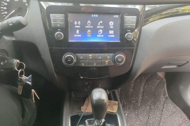 Used Nissan Qashqai 2017 2.0L CVT Elite Edition China V Standard Audio And AC Panel