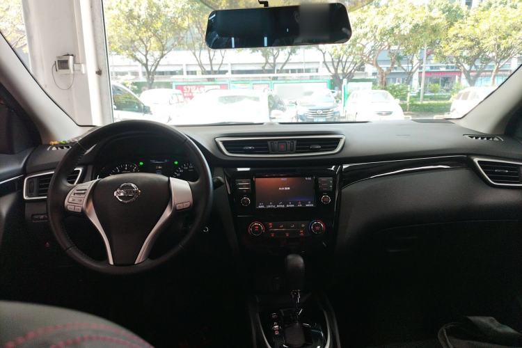 Used Nissan Qashqai 2017 2.0L CVT Smart Enjoyment Version China V Standard Center Console