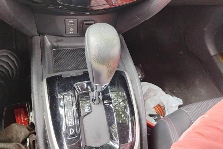 Used Nissan Qashqai 2017 2.0L CVT Smart Enjoyment Version China V Standard Gear Lever