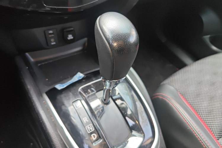 Used Nissan Qashqai 2017 2.0L CVT Smart Enjoyment Version China V Standard Gear Lever