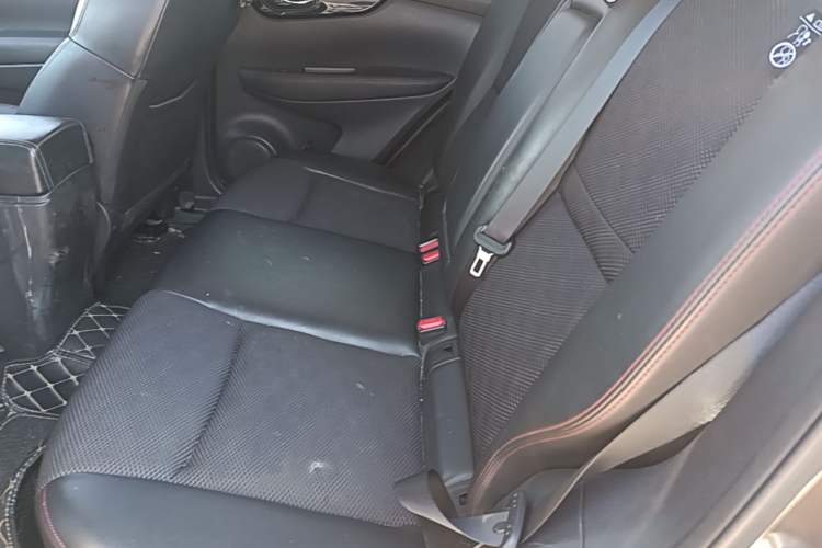 Used Nissan Qashqai 2017 2.0L CVT Smart Enjoyment Version China V Standard Left Rear Seat