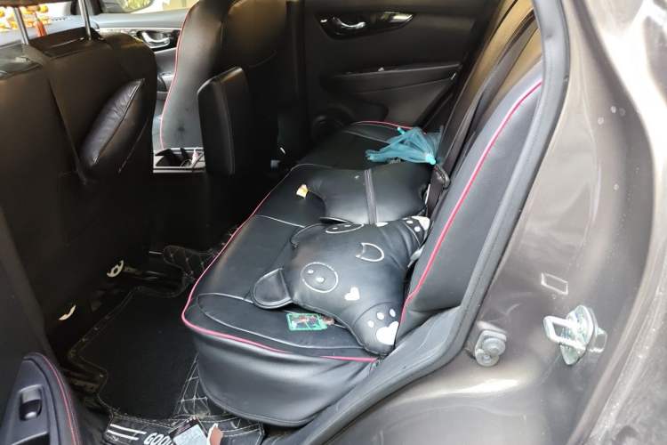 Used Nissan Qashqai 2017 2.0L CVT Smart Enjoyment Version China V Standard Left Rear Seat