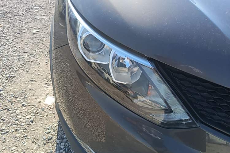 Used Nissan Qashqai 2017 2.0L CVT Smart Enjoyment Version China V Standard Right Front Headlight