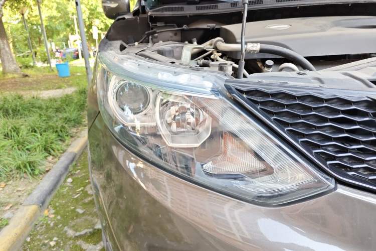 Used Nissan Qashqai 2017 2.0L CVT Smart Enjoyment Version China V Standard Right Front Headlight