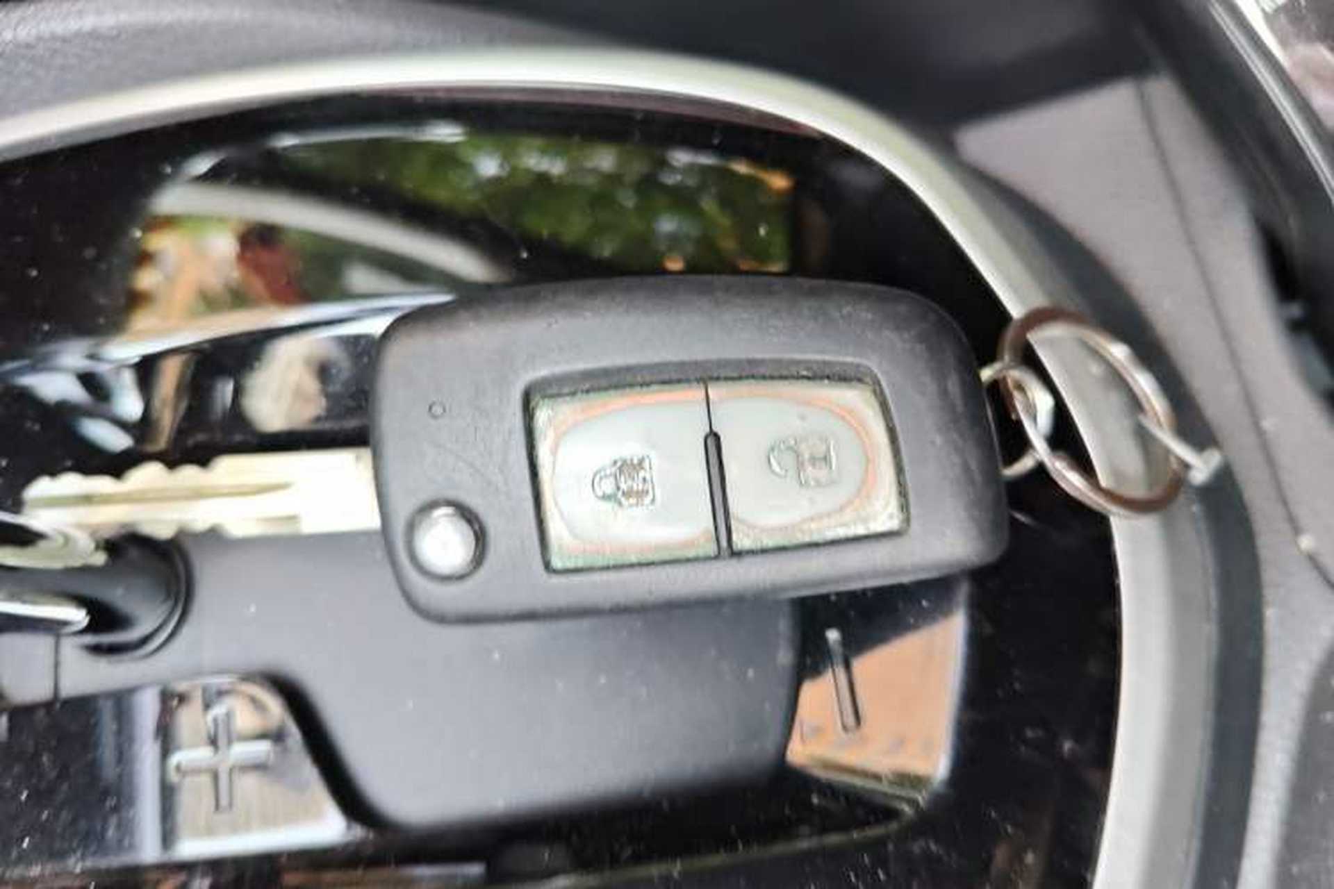 Used Nissan Qashqai 2017 2.0L CVT Smart Enjoyment Version China V Standard Vehicle Key