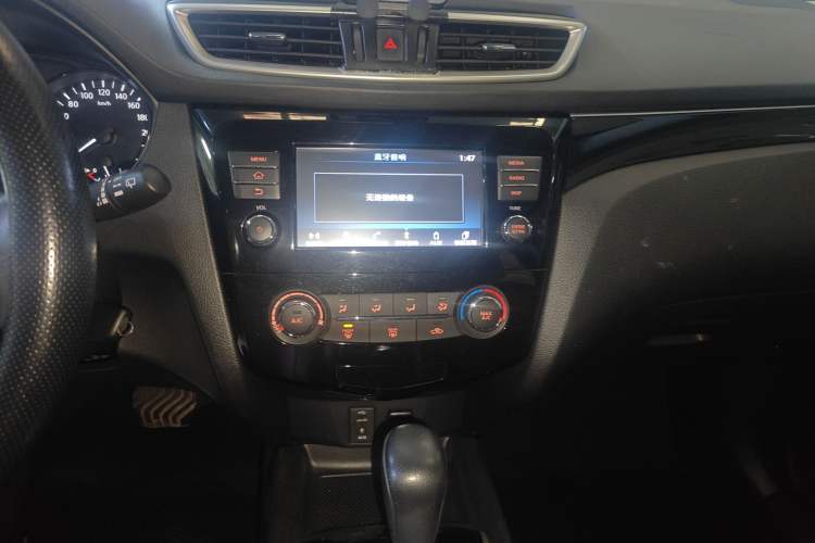 Used Nissan Qashqai 2017 2.0L CVT Smart Enjoyment Version China VI Standard Audio And AC Panel
