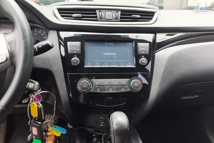 Used Nissan Qashqai 2017 2.0L CVT Smart Enjoyment Version China V Standard Audio And AC Panel