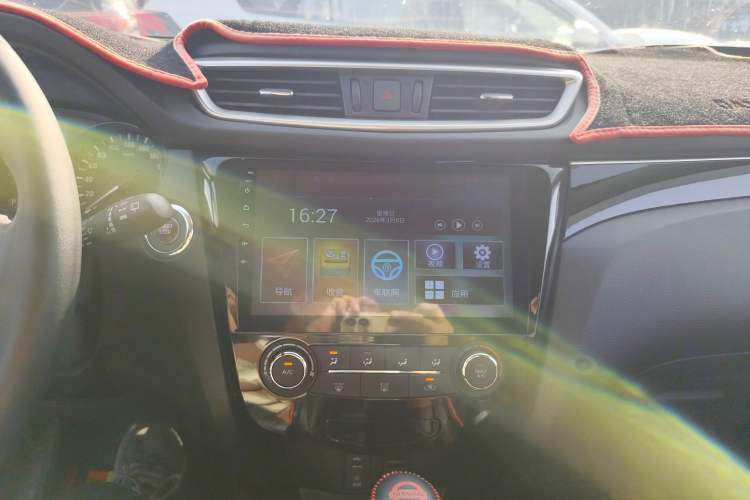 Used Nissan Qashqai 2017 2.0L CVT Luxury Edition China V Standard Audio And AC Panel