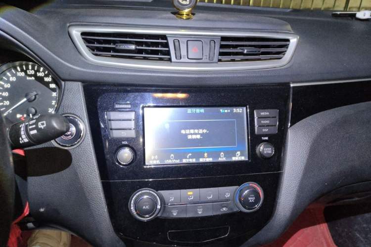 Used Nissan Qashqai 2017 2.0L CVT Luxury Edition China V Standard Audio And AC Panel