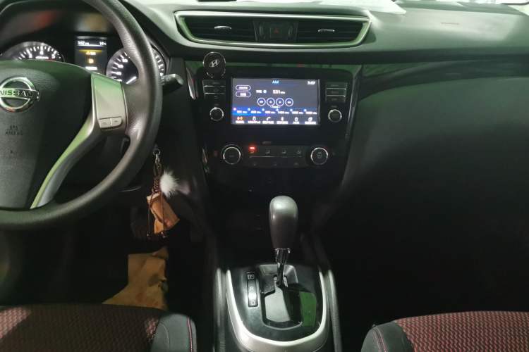 Used Nissan Qashqai 2017 2.0L CVT Elite Edition China V Standard Audio And AC Panel