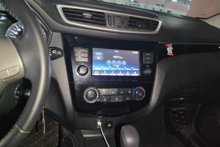 Used Nissan Qashqai 2017 2.0L CVT Smart Enjoyment Version China VI Standard Audio And AC Panel