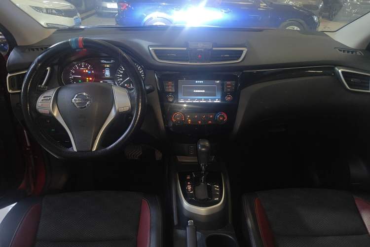 Used Nissan Qashqai 2017 2.0L CVT Smart Enjoyment Version China VI Standard Center Console